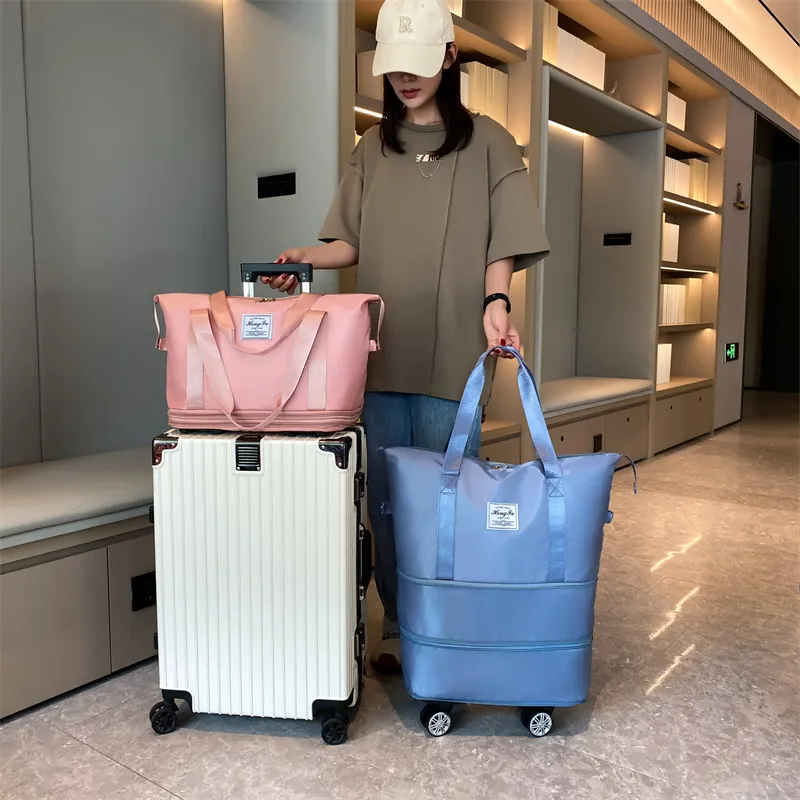 Expandable Wheeled Duffle Bag